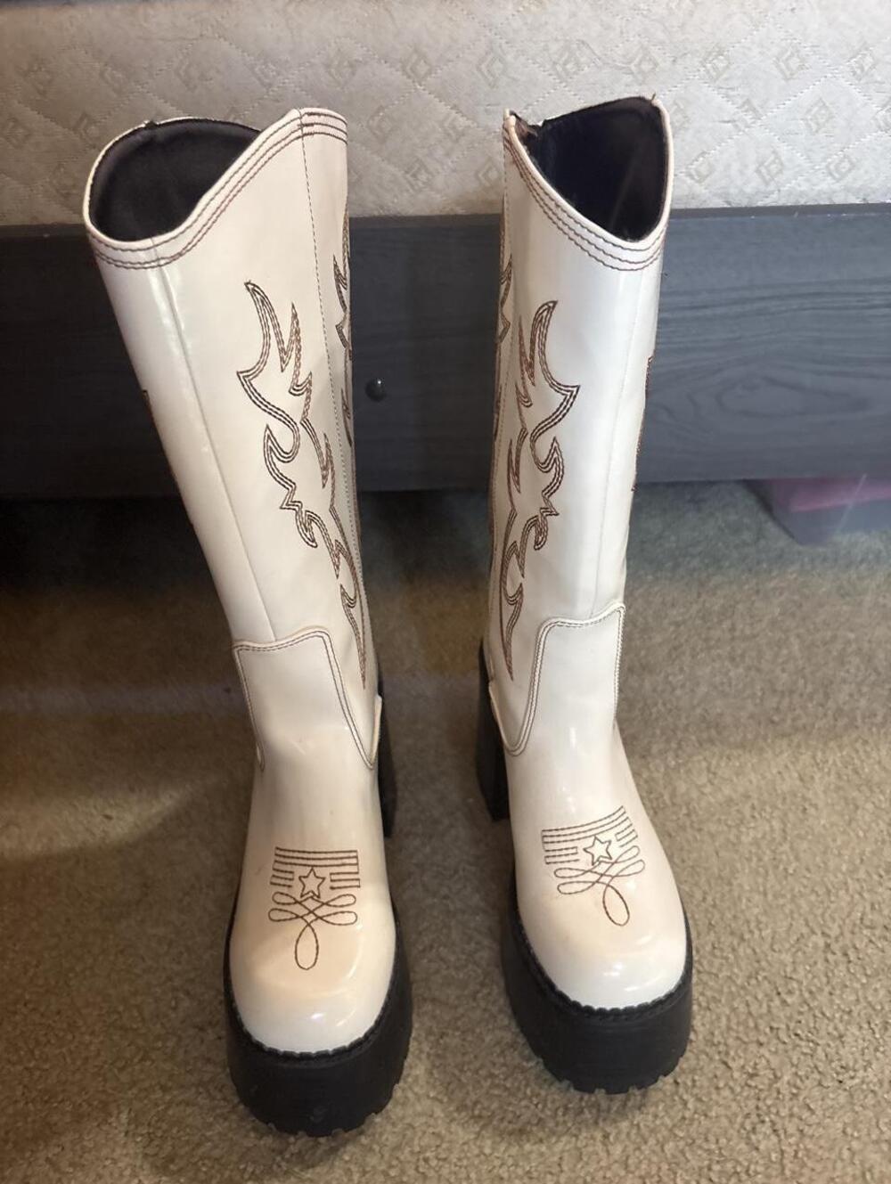 Dolls Kill White Cream Platform Western Boots Tried On Size 8